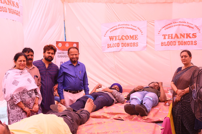 थैलेसेमिक चैरिटेबल ट्रस्ट ने ट्रांसफ्यूजन मेडिसिन विभाग, पीजीआईएमईआर, चंडीगढ़ के समन्वय से 20 अप्रैल 2024 को पटेल मार्केट, सेक्टर-15 चंडीगढ़ में अपना 297वां रक्तदान शिविर आयोजित किया।